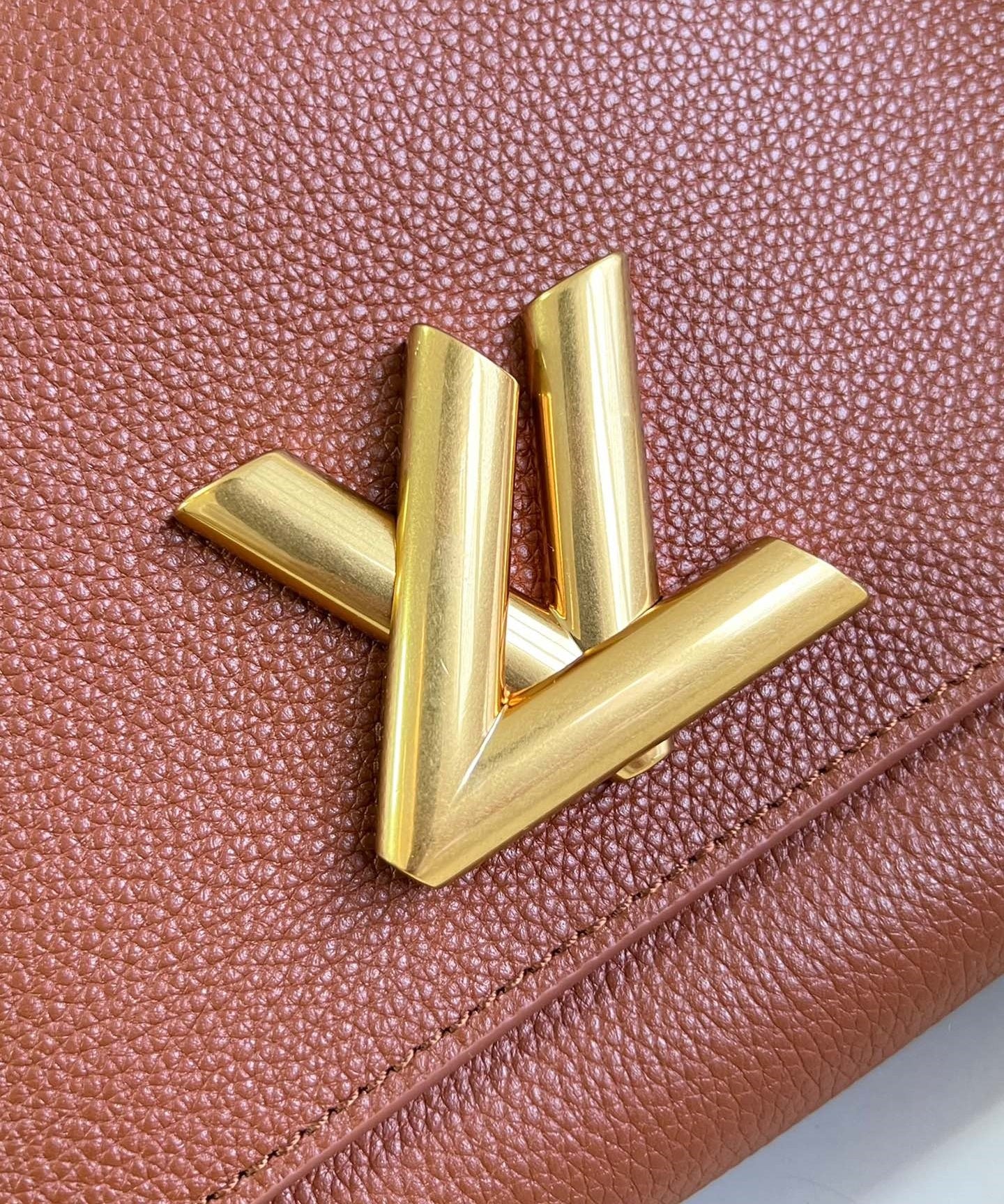 LVソフトツイスト 27cm コニャックカーフスキン ゴールド金具