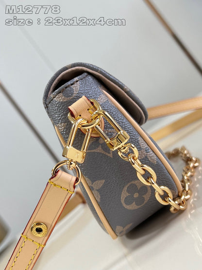 LV Woc Ivy 23,5 en toile grise monogrammée