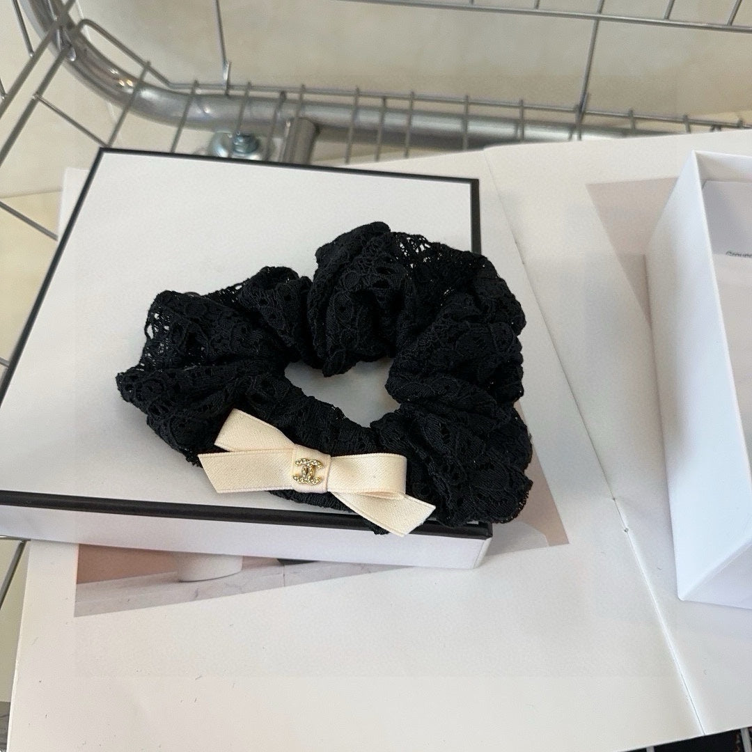 Chouchou en tissu froissé noir 358298