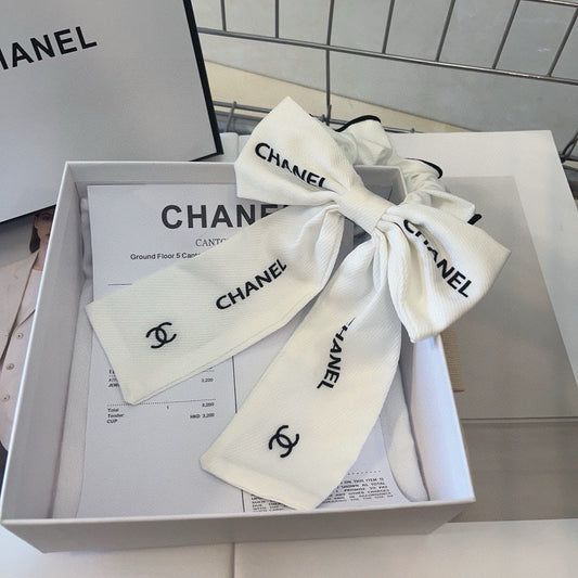 WHITE SILK SCRUNCHIE 414455