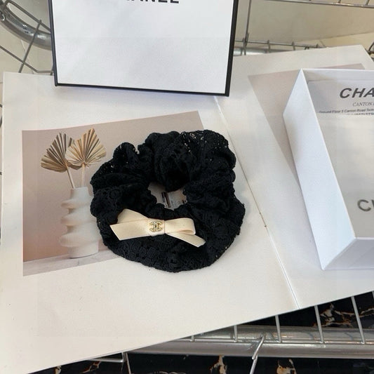 Chouchou en tissu froissé noir 418917
