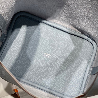 Serrure picotin bleu ciel clair en cuir Togo avec quincaillerie argentée
