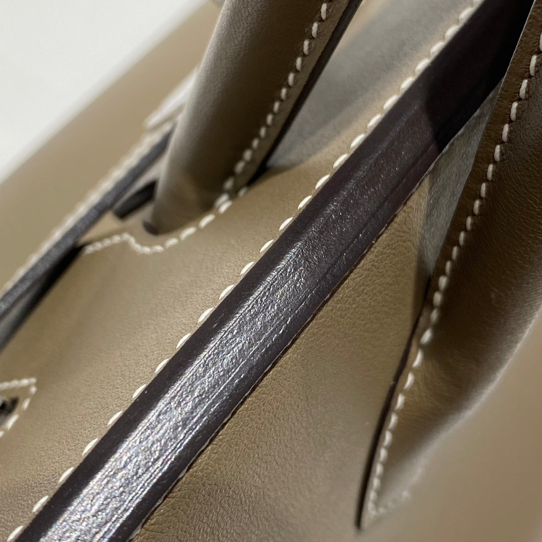 Sac à bandoulière HM Birkin 29 en cuir marron étoupe 222349