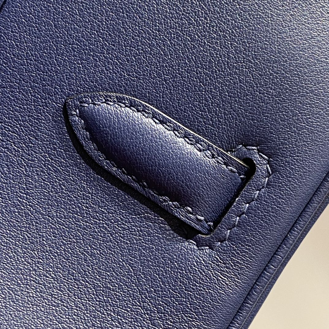 Sac à bandoulière HM Birkin 29 cm en cuir Swift bleu foncé avec accessoires argentés