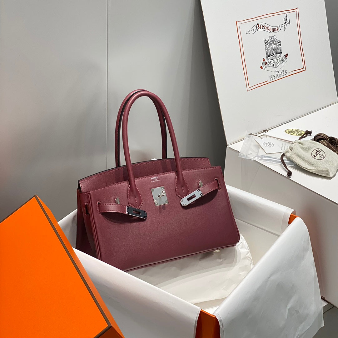 Sac à bandoulière HM Birkin 29 cm en cuir Swift bordeaux avec accessoires argentés