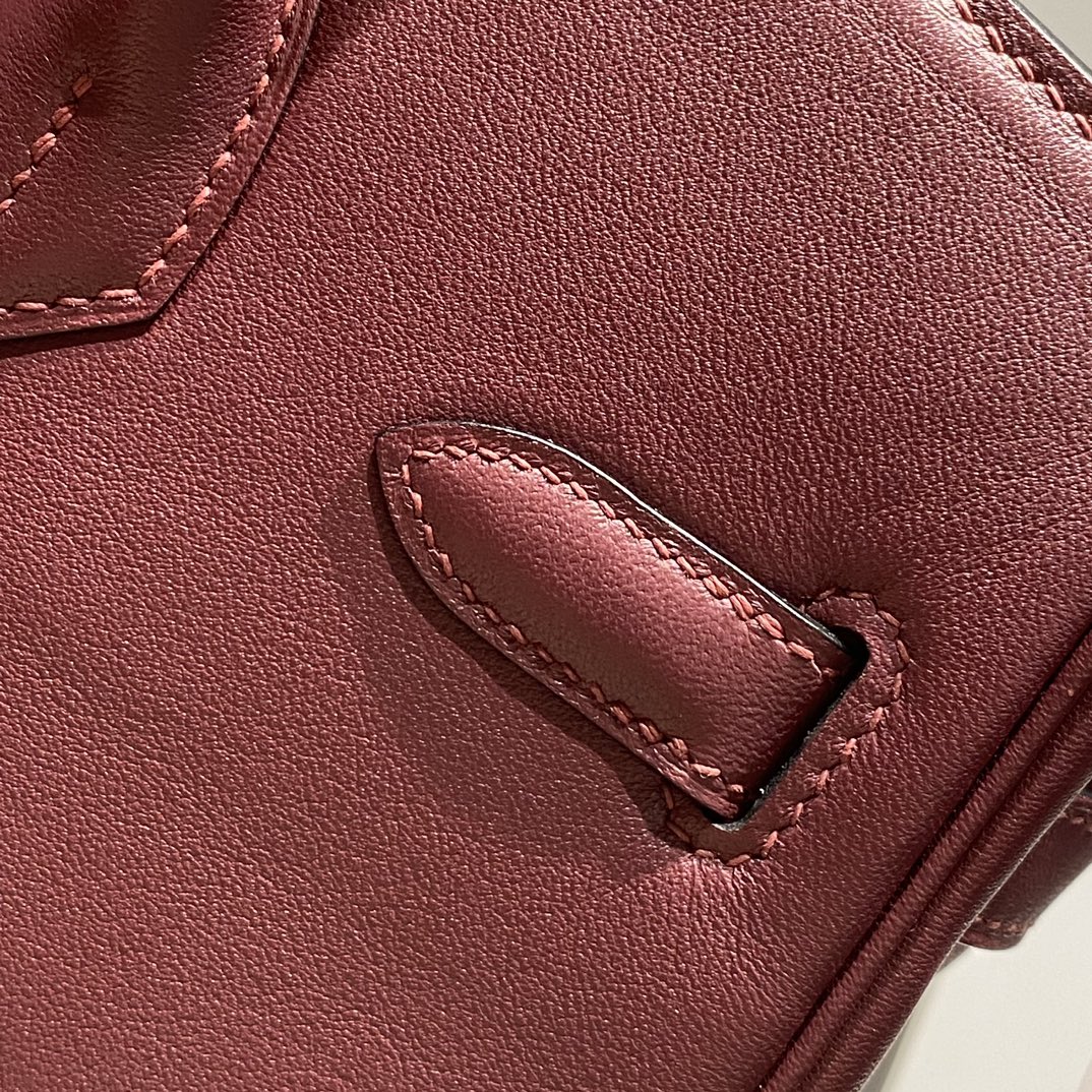Sac à bandoulière HM Birkin 29 cm en cuir Swift bordeaux avec accessoires argentés