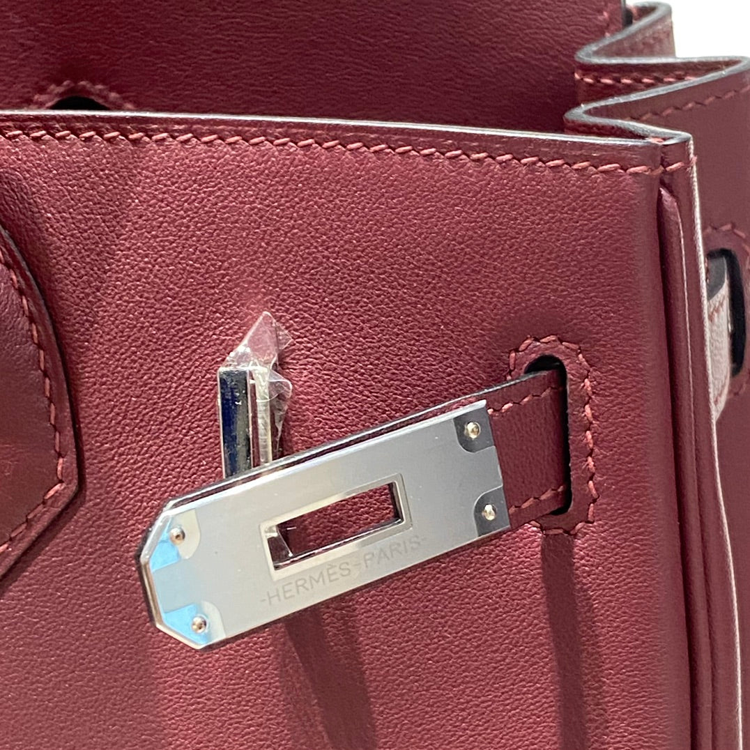 Sac à bandoulière HM Birkin 29 cm en cuir Swift bordeaux avec accessoires argentés
