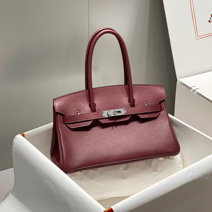 Sac à bandoulière HM Birkin 29 cm en cuir Swift bordeaux avec accessoires argentés