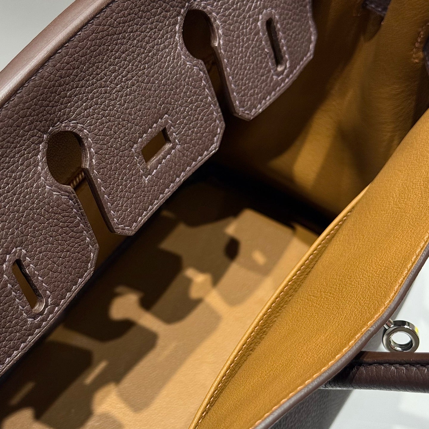 Sac HM Birkin 25 cm en cuir Togo Café, matériel argenté 237502