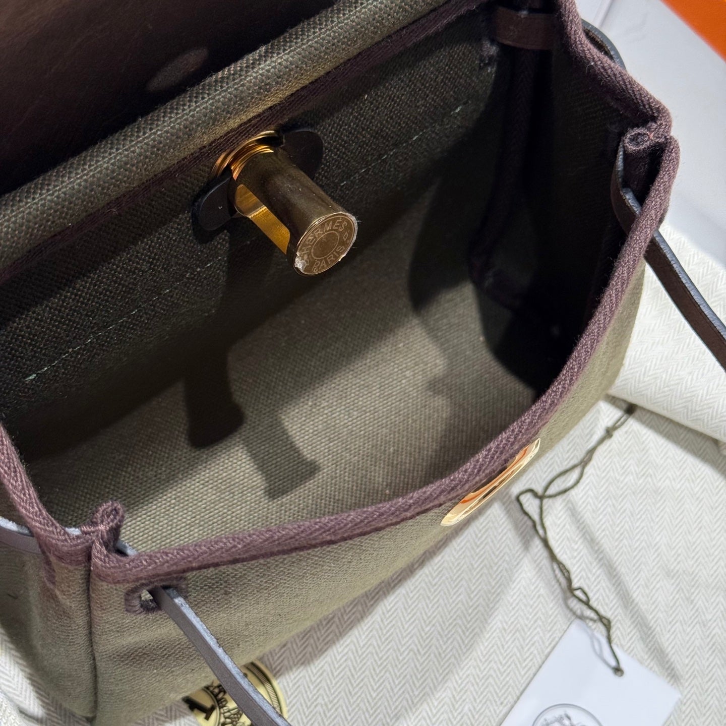 Sac à main HM Mini Herbag, boucle dorée, 20 cm, toile vert armée et cuir de vache Hunter 243360