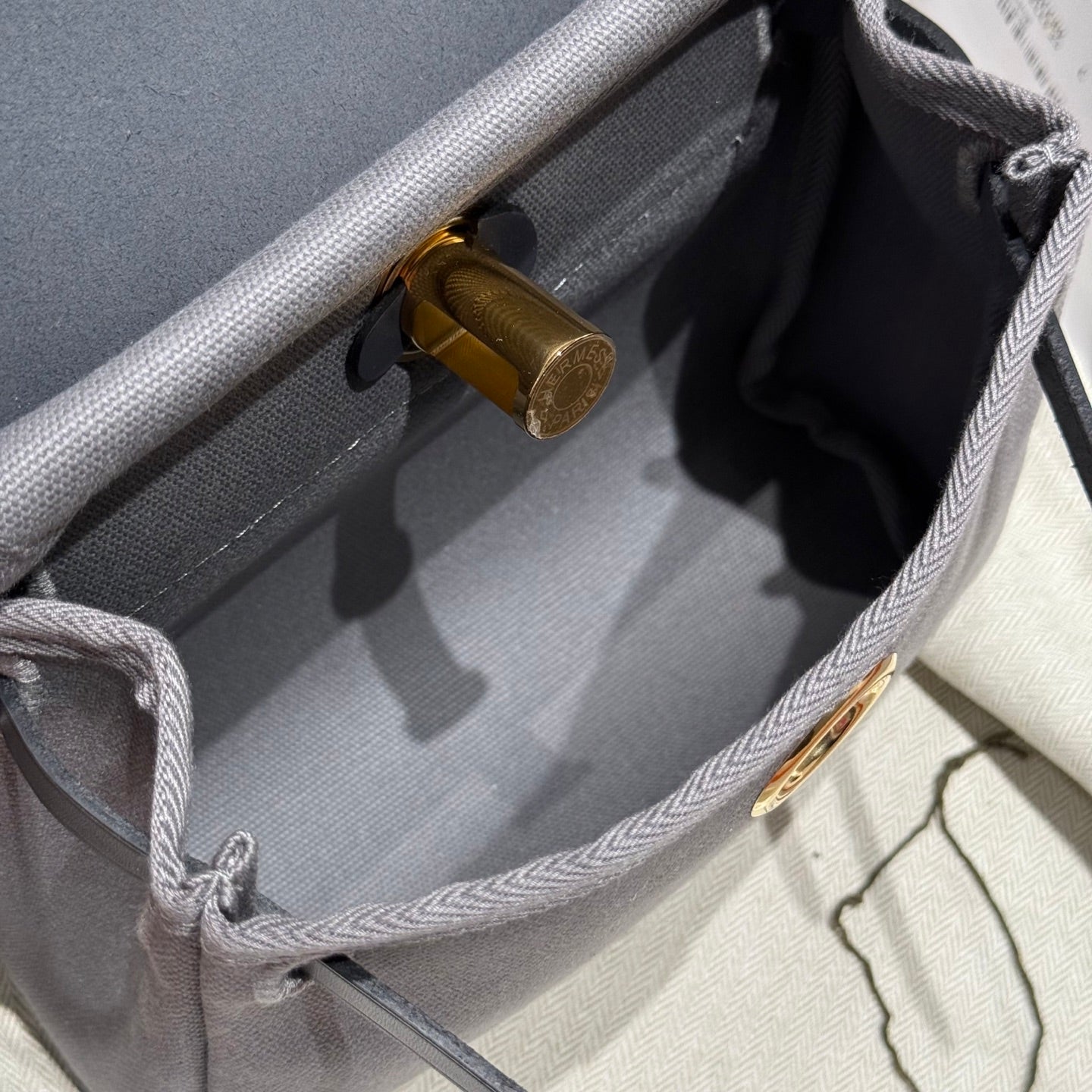 Mini sac Herbag HM, boucle dorée, 20 cm, toile grise et cuir de vachette Hunter 243270