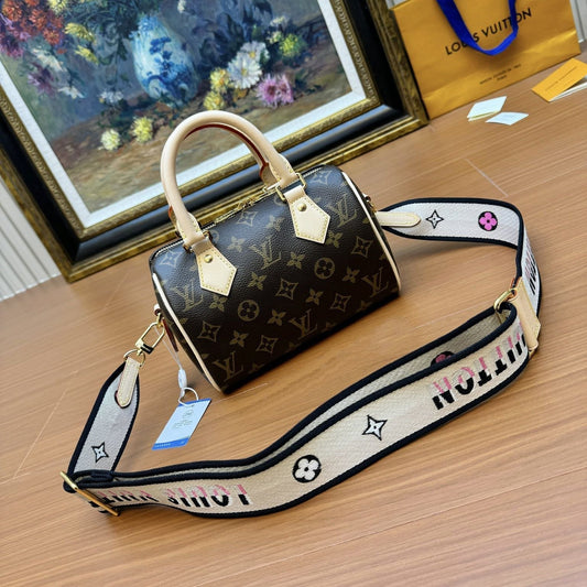 Sac LV Nano Speedy 20 cm en toile monogrammée marron 206009
