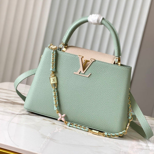 capucines mm 31,5 cuir taurillon vert beige accastillage doré