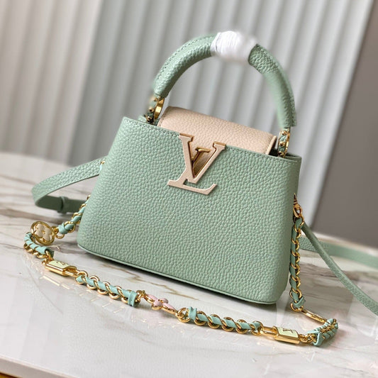 capucines mini 21 cuir taurillon vert beige bijouterie dorée