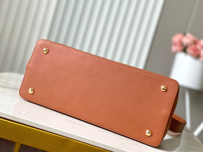 カプシーヌGM 38cm ブラウンオレンジ トリヨンレザー