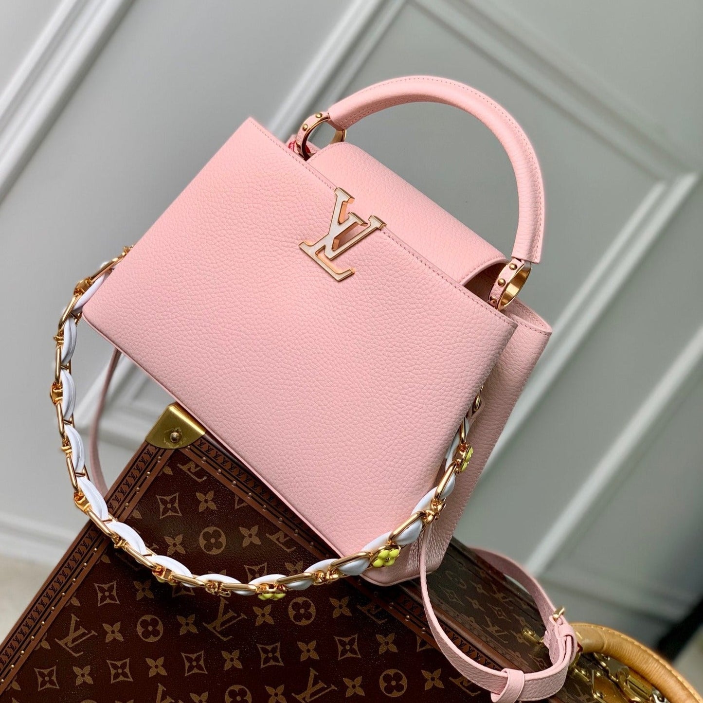 capucines mm 31,5 cuir taurillon rose natte matériel doré