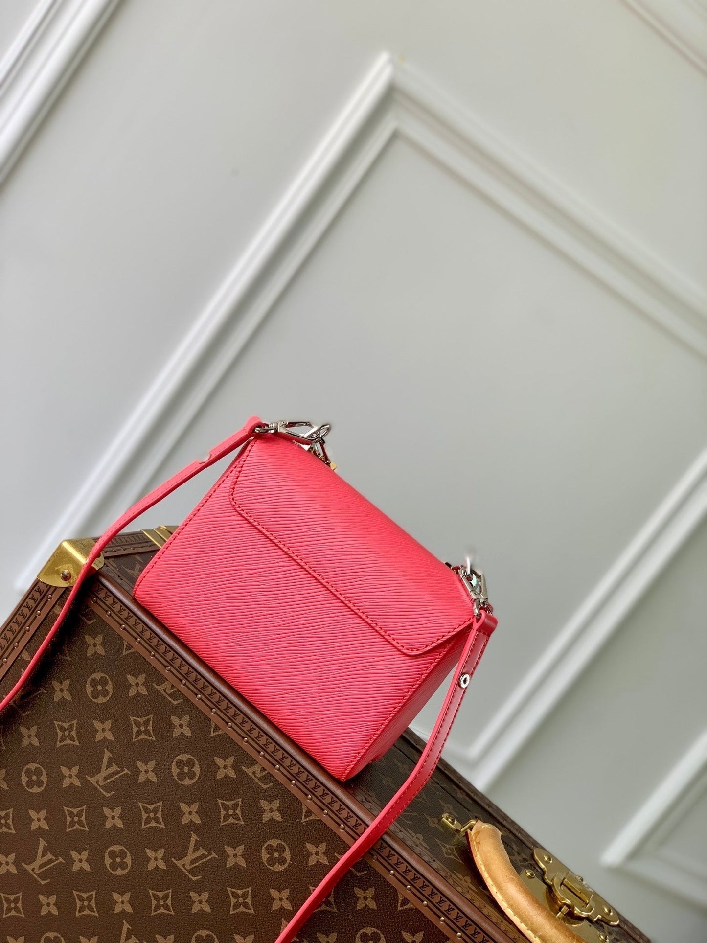 TWIST MM 23CM CUIR GRAINÉ ÉPI ROUGE