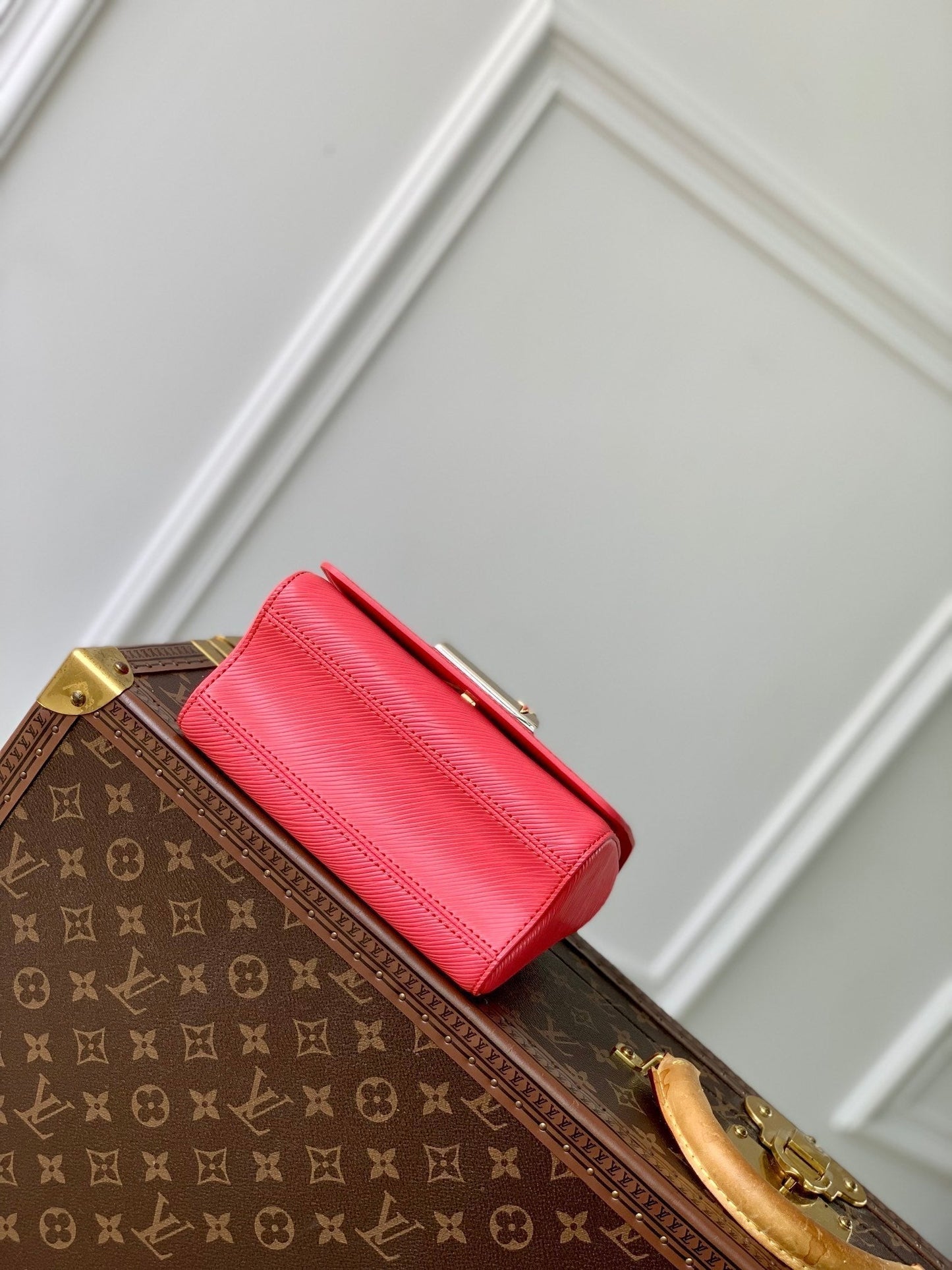 TWIST MM 23CM CUIR GRAINÉ ÉPI ROUGE