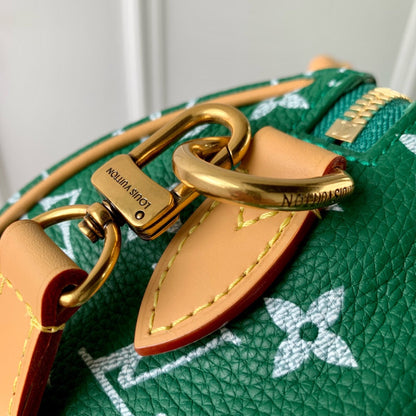 Speedy P9 Bandouliere 18 cm en cuir de veau vert