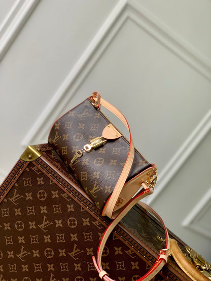Lv ポシェット ティレット 22 ブラウン モノグラム