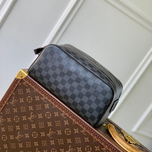 DOPP KIT 28 ブラック ダミエ グラファイト キャンバス
