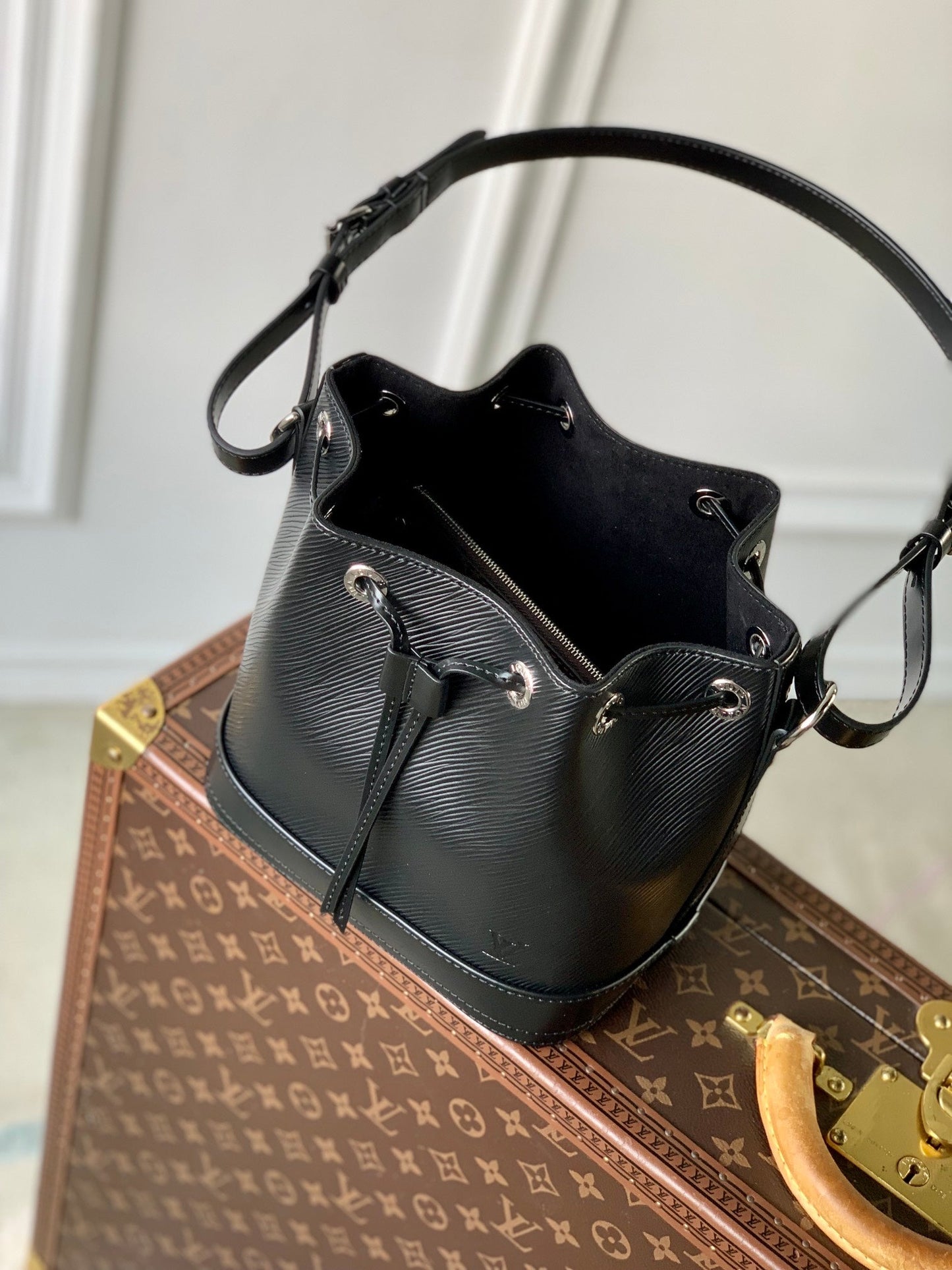NOÉ BB 20 EN CUIR ÉPI NOIR