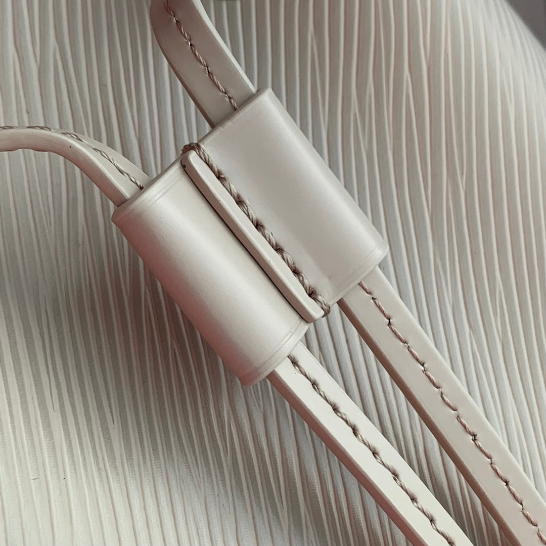 NOÉ BB 20 EN CUIR ÉPI BLANC QUARTZ