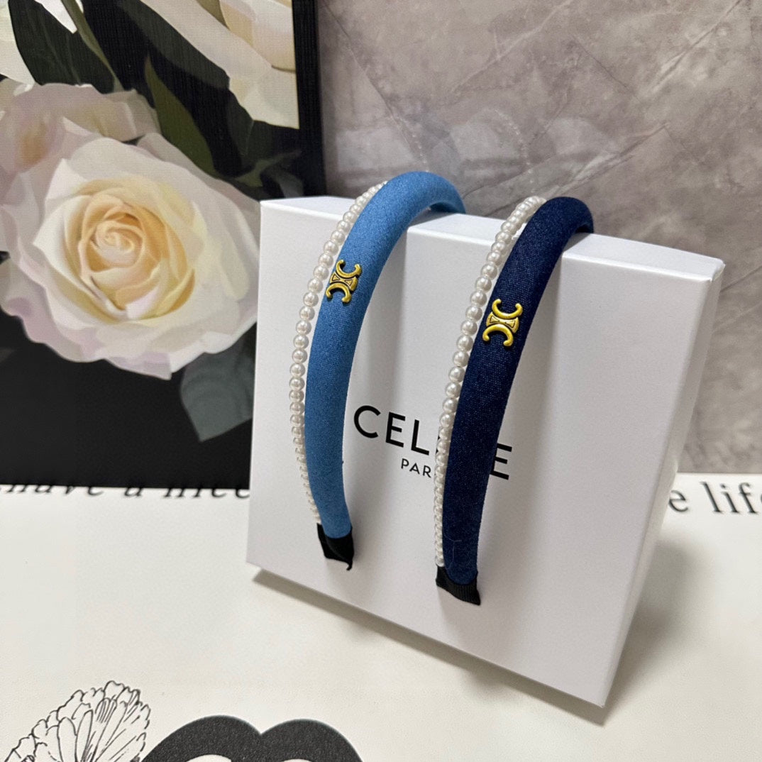 BANDEAU À CHEVEUX EN TISSU DENIM BLEU VIF AVEC CHAÎNE DE PERLES 400482