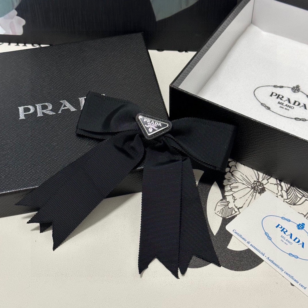 BOW HAIR CLIP IN BLACK FABRIC 406107