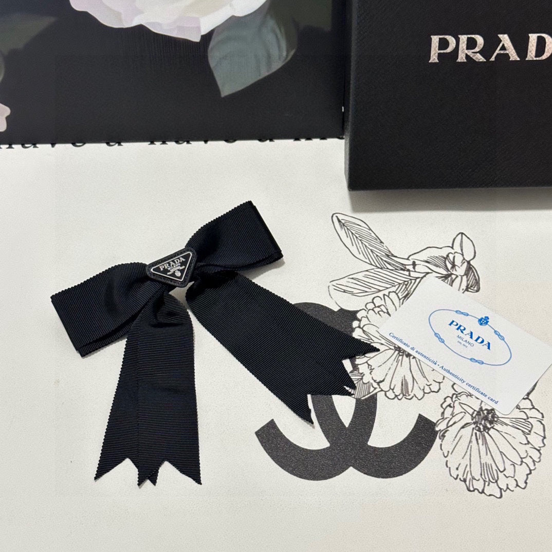 BOW HAIR CLIP IN BLACK FABRIC 406107