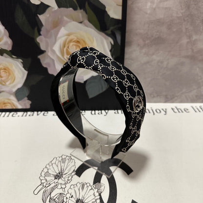 HEADBAND IN BLACK MIX BEIGE MONOGRAM SILK 423618