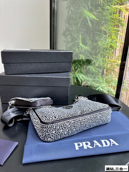 MINI-SAC PRA 22 EN SATIN AVEC STRASS ENTIÈREMENT