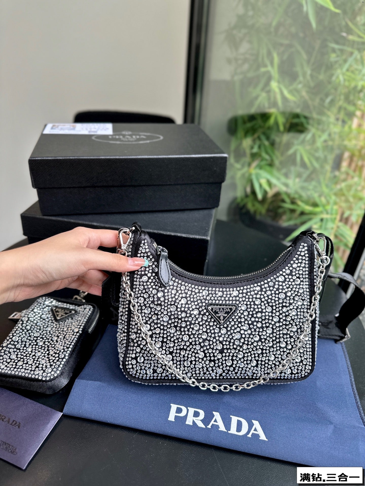 MINI-SAC PRA 22 EN SATIN AVEC STRASS ENTIÈREMENT