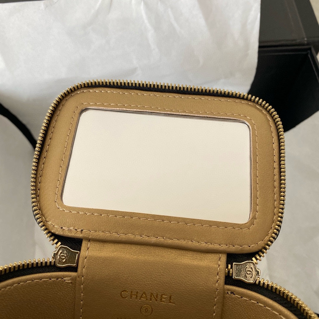 CC クラシック バニティバッグ 10cm ブラック ラムスキン ゴールド金具