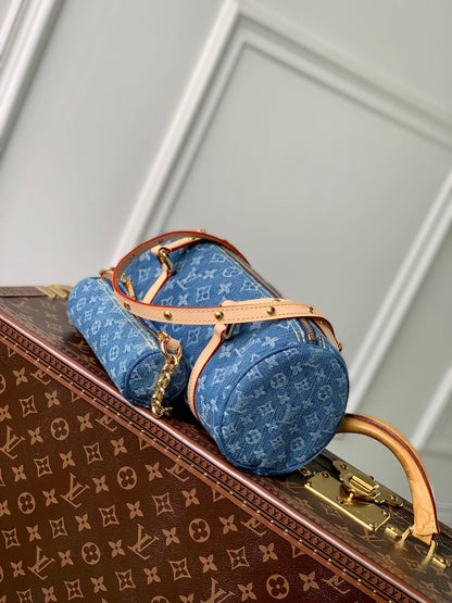 PAPILLON 27 EN DENIM MONOGRAMME BLEU, QUINCAILLERIE DORÉ
