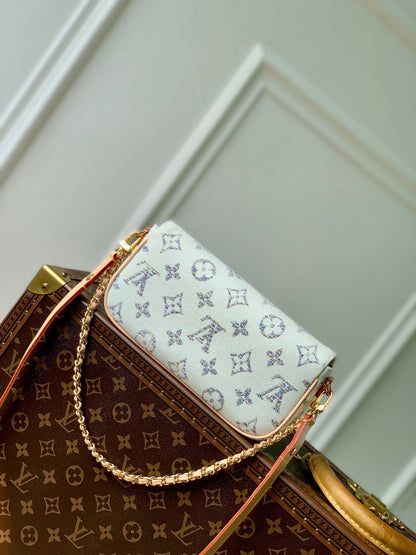 Lv Wallet on Chain Ivy 23.5 White Monogram jacquard fabric