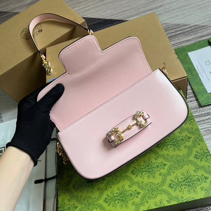 SAC À BANDOULIÈRE DIAMOND HORSEMORS 24 EN CUIR DE VEAU ROSE CLAIR, QUINCAILLERIE DORÉ 