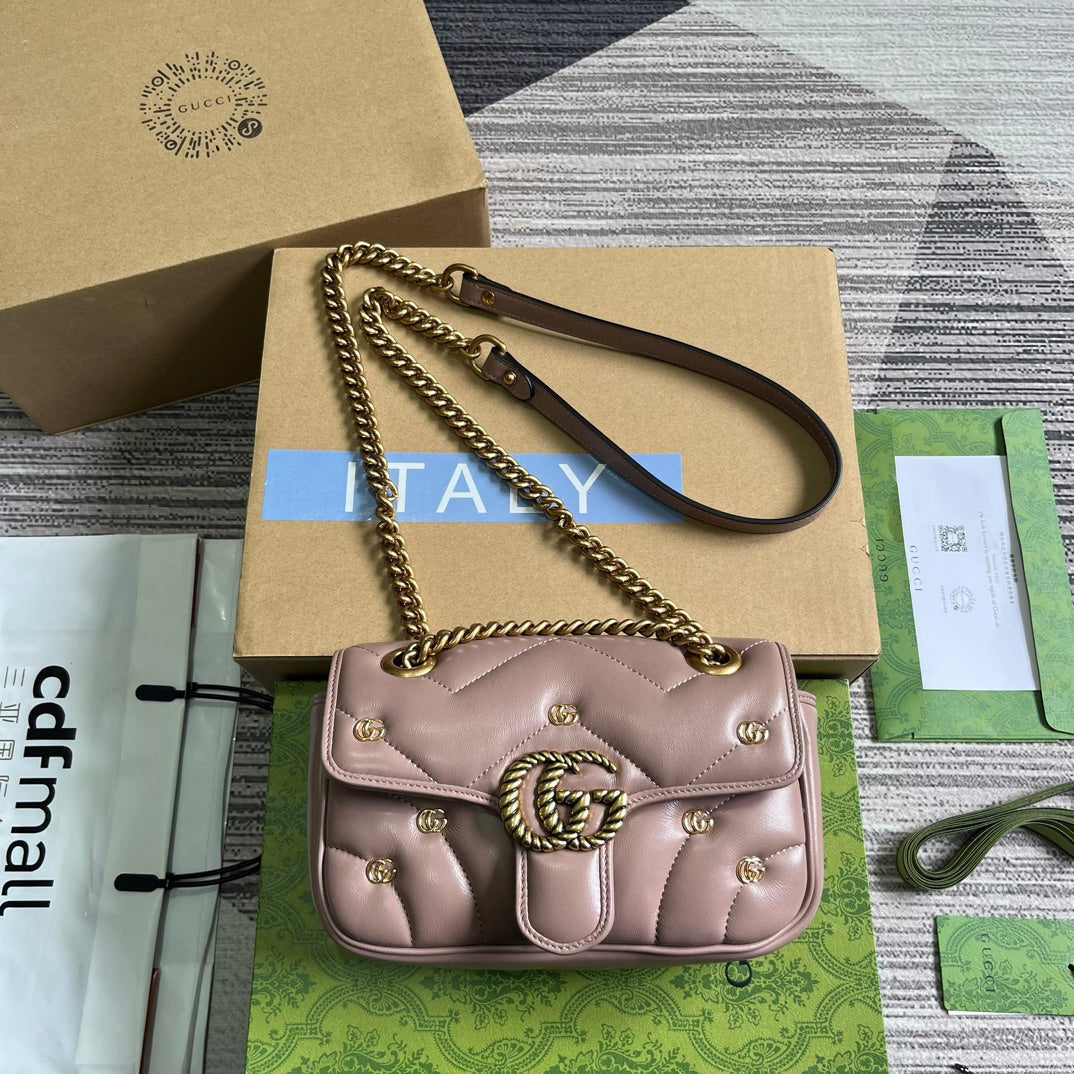 Petit sac GG Marmont 22 en cuir d'agneau rose vif