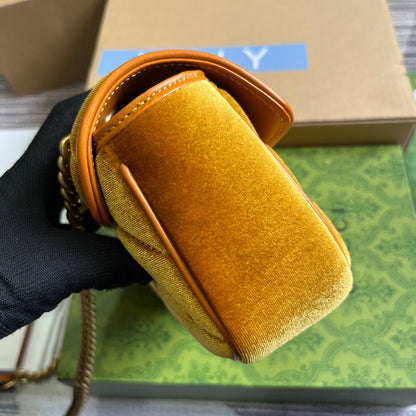 SAC GG MARMONT MINI 22 EN VELOURS DORÉ