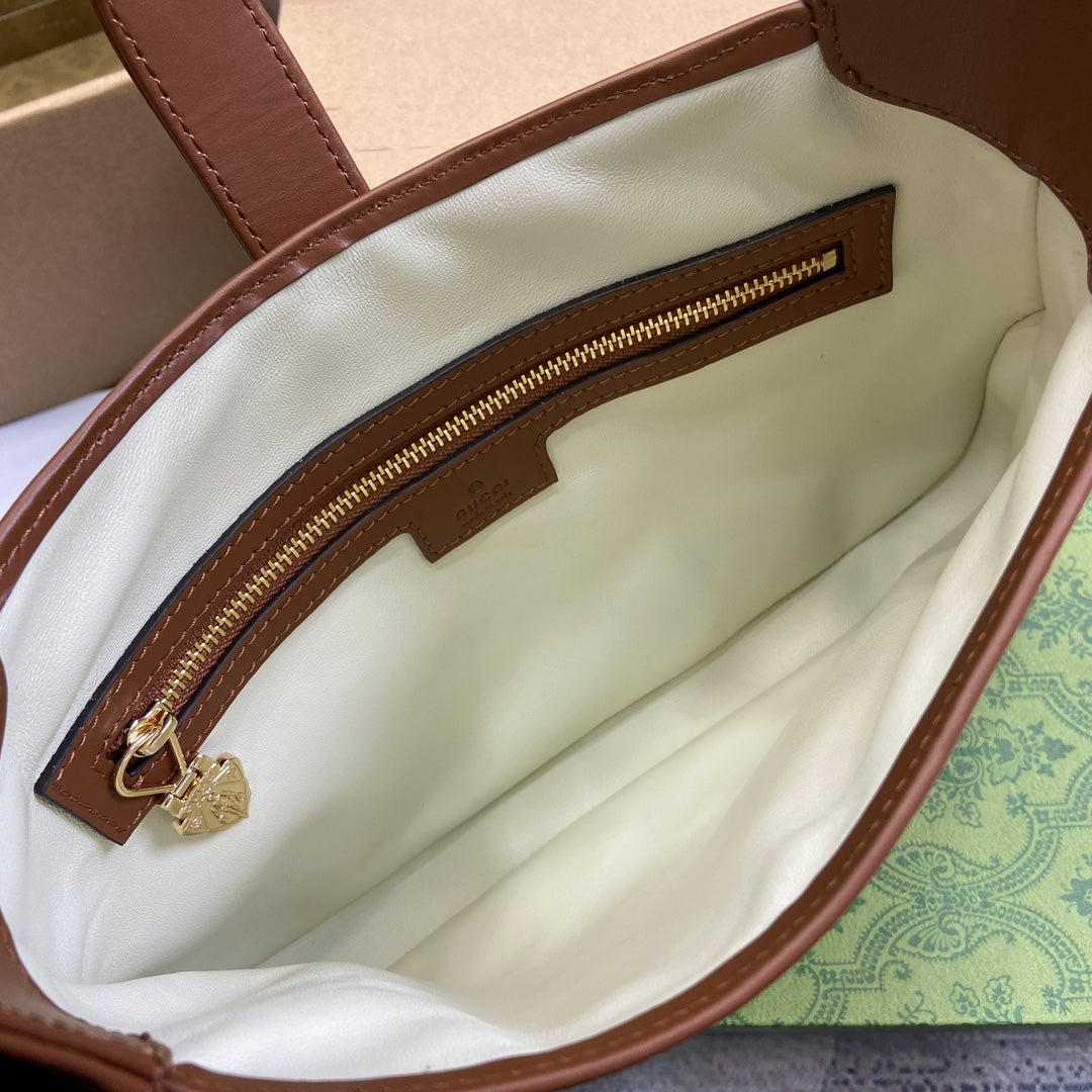 ジャッキー スモール ショルダーバッグ 27インチ タウニーブラウン カーフスキン ゴールド金具