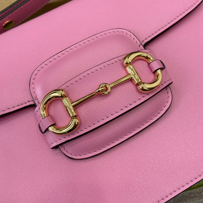 SAC À BANDOULIÈRE HORSEBIT 1955 25 EN CUIR D'AGNEAU ROSE QUINCAILLERIE DORÉ