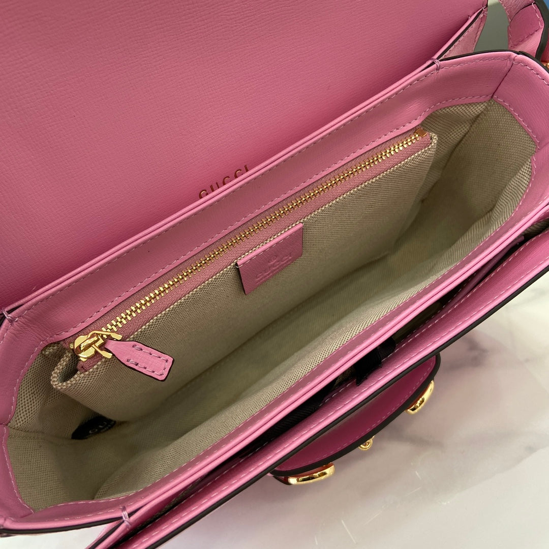SAC À BANDOULIÈRE HORSEBIT 1955 25 EN CUIR D'AGNEAU ROSE QUINCAILLERIE DORÉ
