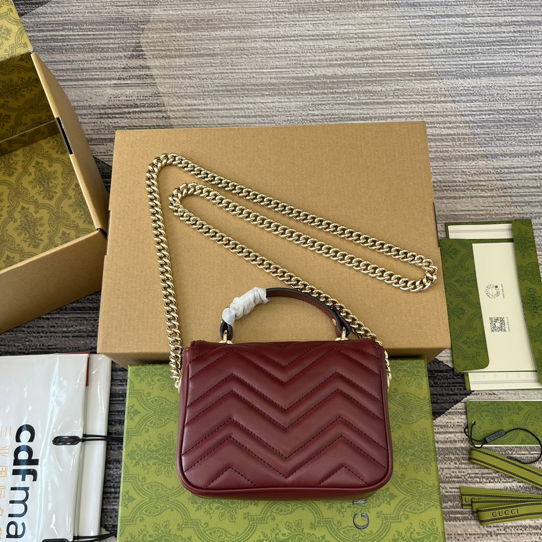 Mini sac à main GG Marmont 13 en cuir de veau rouge Rosso Ancora