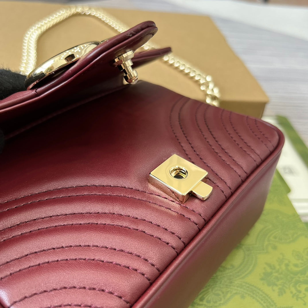 Mini sac à main GG Marmont 13 en cuir de veau rouge Rosso Ancora