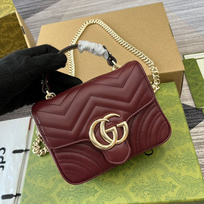 Mini sac à main GG Marmont 13 en cuir de veau rouge Rosso Ancora