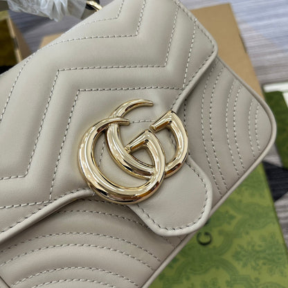 Mini sac à main GG Marmont 13 en cuir de veau blanc