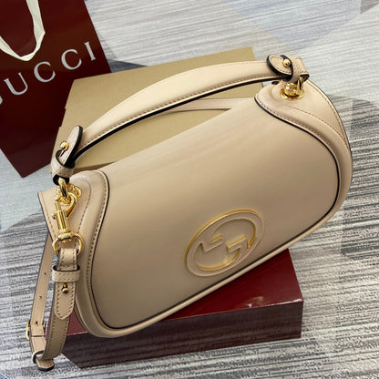 SAC À BANDOULIÈRE MOYEN BLONDIE 32 EN CUIR DE VEAU BEIGE, QUINCAILLERIE DORÉ