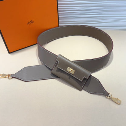 Bandoulière Kelly Pocket 50 mm en cuir Epsom gris avec quincaillerie dorée 