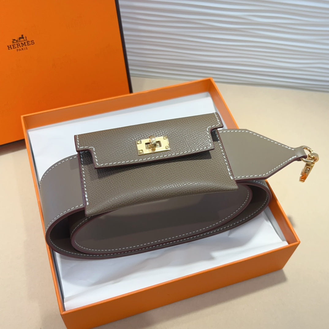 Bandoulière Kelly Pocket 50 mm en cuir Epsom gris avec quincaillerie dorée 