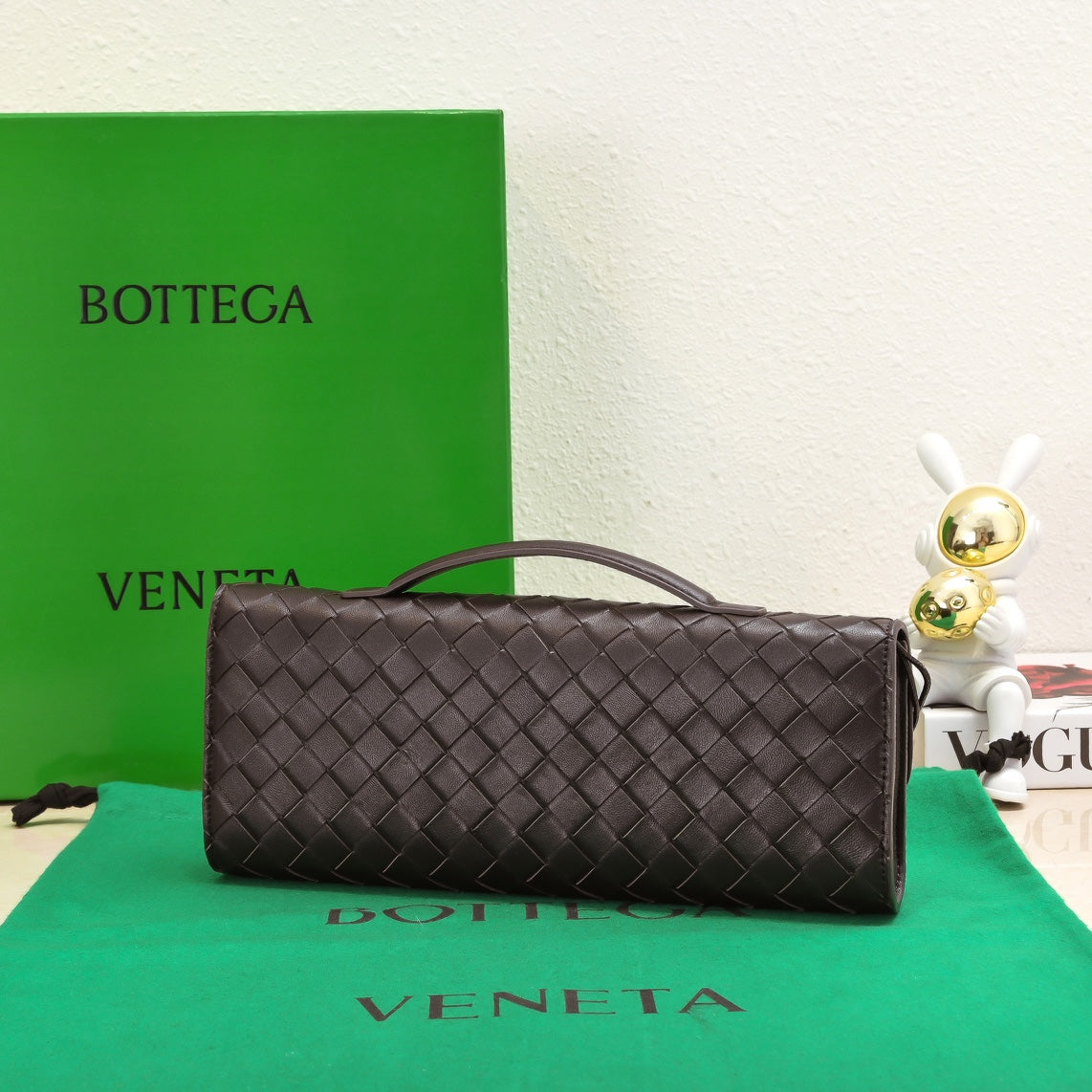 Pochette longue BV Andiamo avec poignée 31 cm en cuir de veau fondant GHW 
